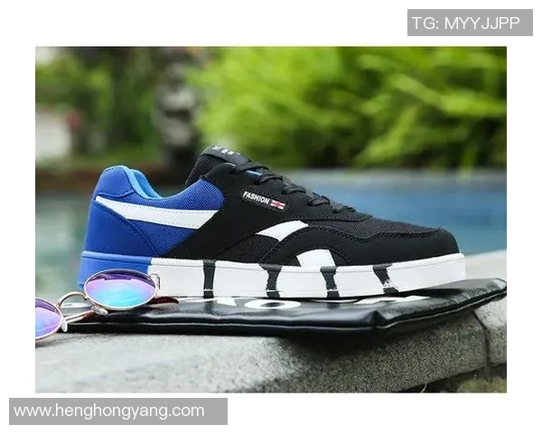 卫衣足球星风采:运动与时尚的完美融合,引领街头潮流新风尚